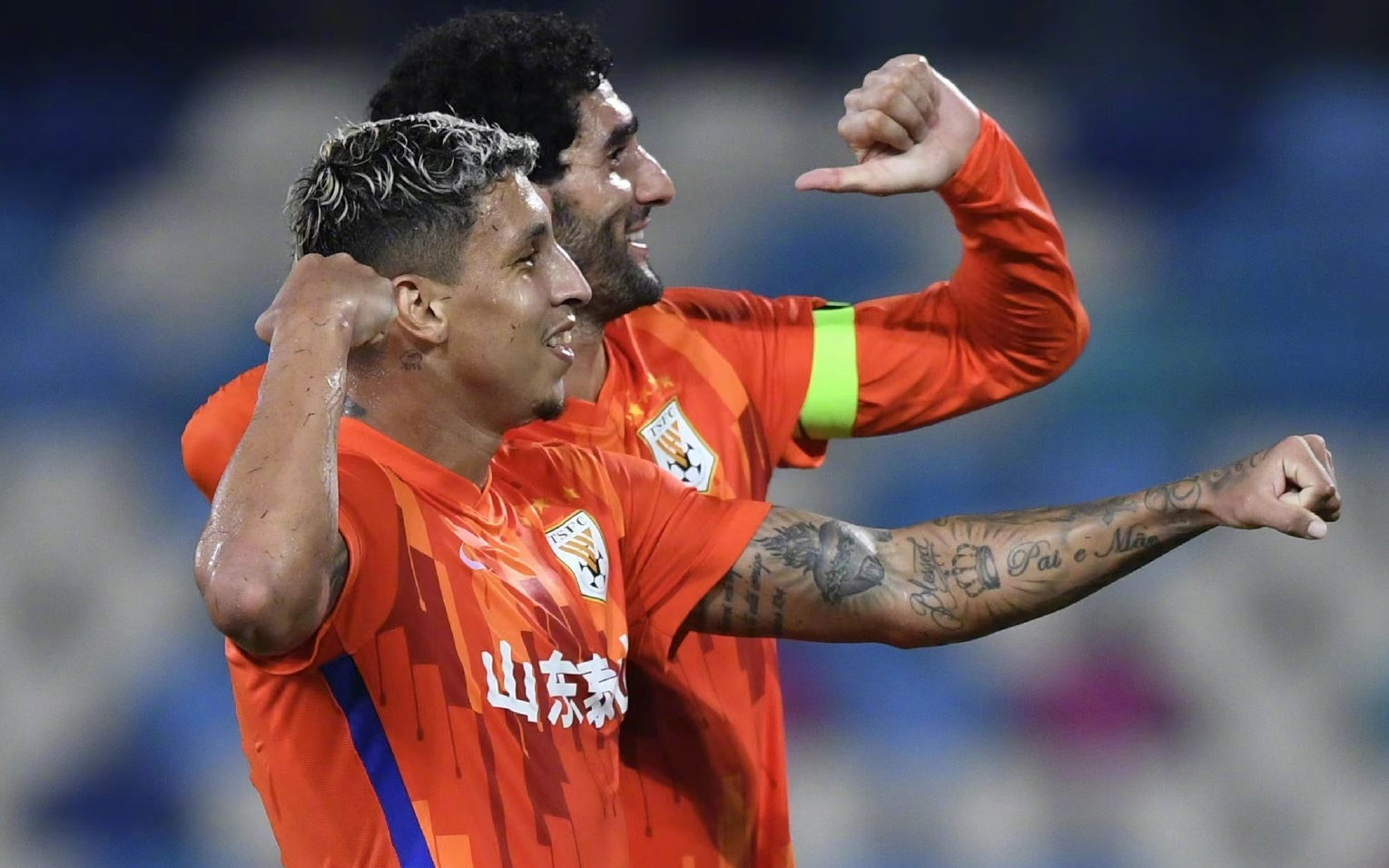 星空体育平台包含里程碑夜那不勒斯状态回暖，中超今晨刷纪录，悬念犹存，数据趋势出现新变化的词条